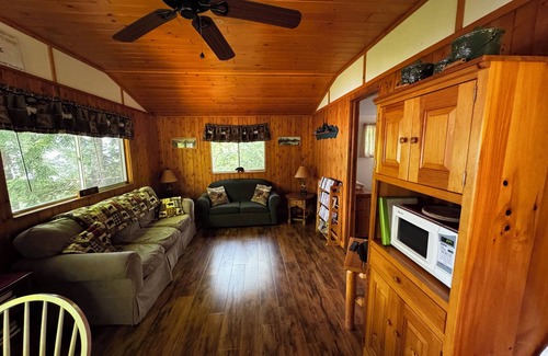 Moriah Center Cabin | Lake Front Cabin with free WiFi - Adirondacks High Peaks Region - Lake Placid