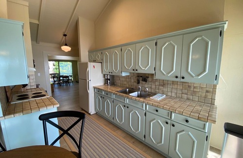 Shelby Cottage | Lake Front Cottage Retreat