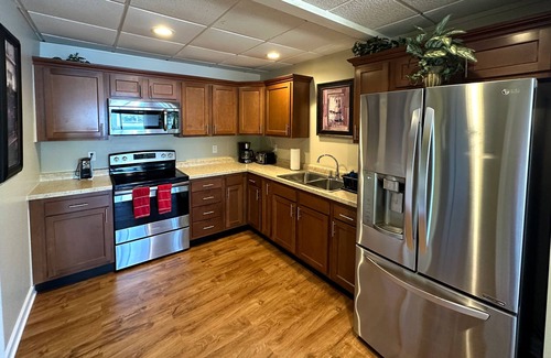 Grand Junction House | Lake Front Resort 10 minutes from South Haven - Pontoon rentals available