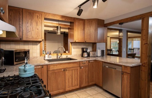 Altmar House | Lake Fun w/Kayaks, Pet Ok! 15 Min to Salmon River