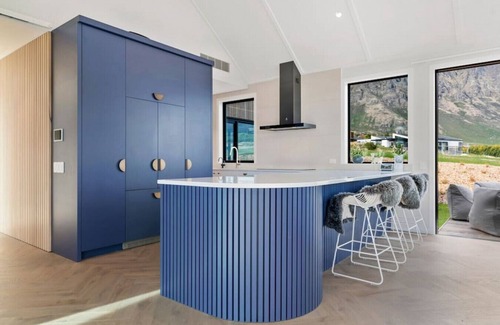 Jacks Point House | Lake Gazing Luxe @ Jack's Point - Lake - Ski Views