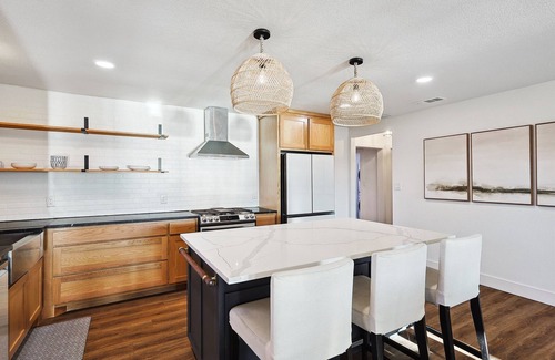 Dennis House | Lake Granbury House, Sleeps 11 with Lake Access!