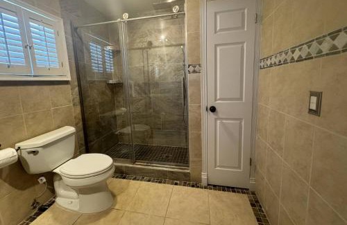 Lake Hamilton House | Lake Hamilton III Pool and Backyard Oasis with Kayaks Lake Access Theater
