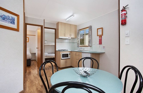 Hamilton Other | Lake Hamilton Motor Village & Caravan Park