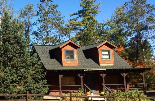 Hayward Cabin | Lake Hayward Log Cabin-Close to Everything