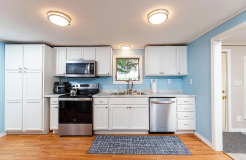 Galloway Cottage | Lake Helen Waterfront Retreat with fire pit and dock