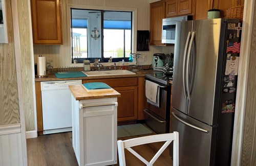 Fedhaven Cottage | Lake Home - 2 bd rm w/dock & pier on Lake Rosalie, Lake Wales