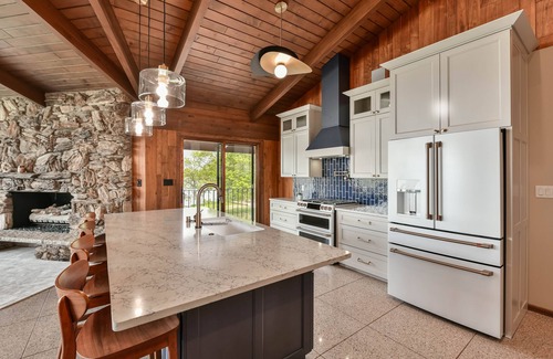 Waterford House | Lake Home Family Getaway
