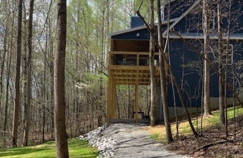 Leitchfield House | Lake Home with Long Term Rentals Welcome! nNOLIN LAKEn4 Bedroom 3 Full Baths