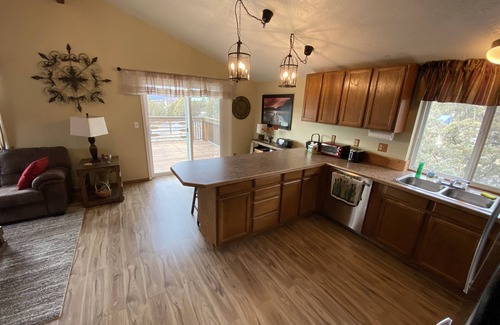 Prineville House | Lake house at Prineville Reservoir