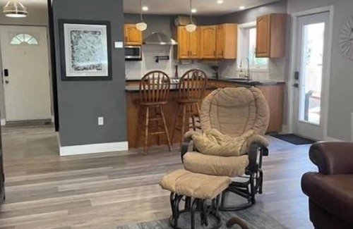 Madawaska Valley Cottage | Lake House Barry's Bay