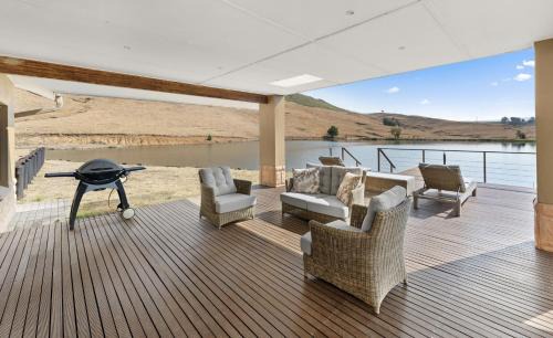 Himeville House | Lake House @ Misty Ridge