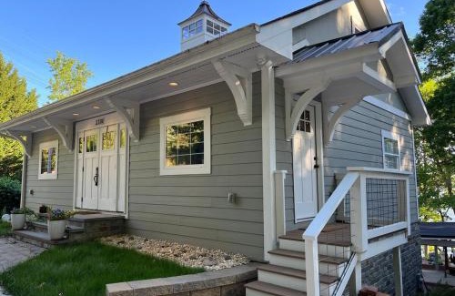 Fort Mill House | Lake House Suite