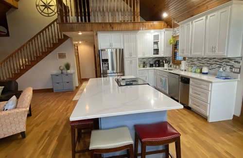 Monticello House | Lake house with boat ramp access across the street & tons of boat parking space.