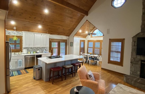 Monticello House | Lake house with boat ramp access across the street & tons of boat parking space.