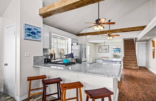 Azle House | Lake House with Hot Tub + Games