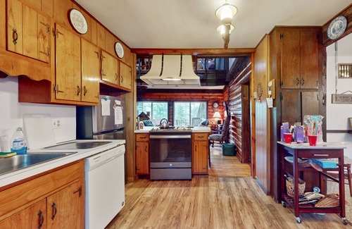 Lake Luzerne-Hadley House | Lake house with large deck & firepit- steps to Lake Luzerne