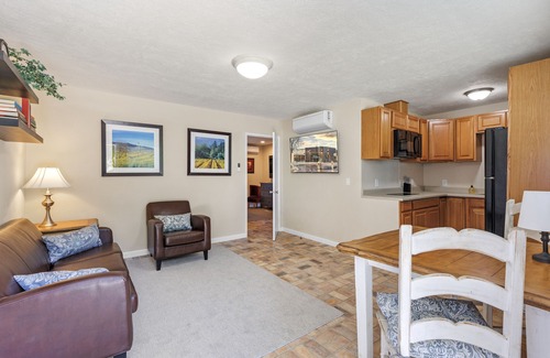 Lake Hughes Apartment | Lake Hughes Apartment Unit C