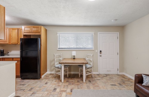 Lake Hughes Apartment | Lake Hughes Apartment Unit C