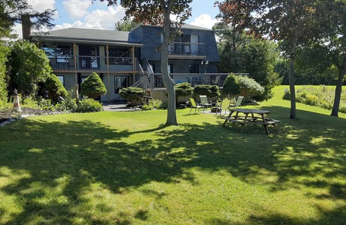 Zurich Cottage | Lake Huron Beach House - Spectacular Sunsets