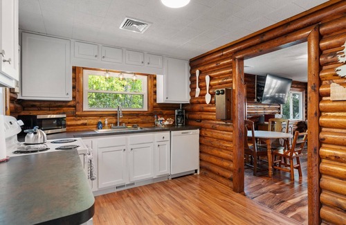 St Ignace House | Lake Huron Beachfront Home~Mackinac Island Views!