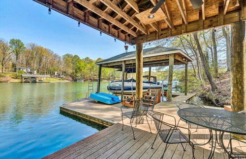 High Point House | Lake-It- Easy- Pet-friendly home with sunrise views. E enjoy the kayaks during the day and the firepit in the evening.