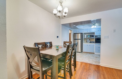Lake Jackson House | Lake Jackson Home w/Yard, 14 Mi to Beaches!