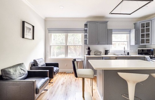 Lake Jeanette House | Lake Jeanette Celebrity Retreat - EV