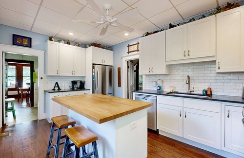 Lake Junaluska House | Lake Junaluska Retreat: Gas Grill, Family Fun and Serene Views