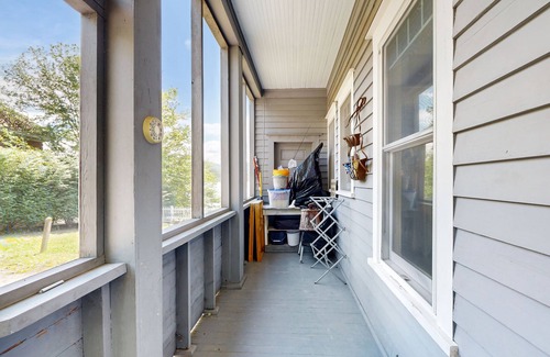 Lake Junaluska House | Lake Junaluska Retreat: Gas Grill, Family Fun and Serene Views