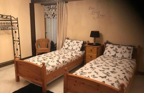 Montpon-Menesterol House | Lake Les Landes