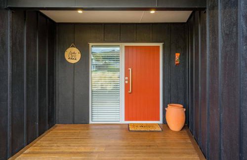 Kinloch House | Lake Life Kinloch - Taupo Holiday Home
