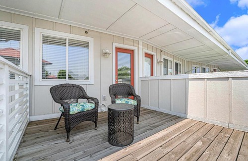 Douglas Apartment | Lake Living at Northern Lights Condo 10
