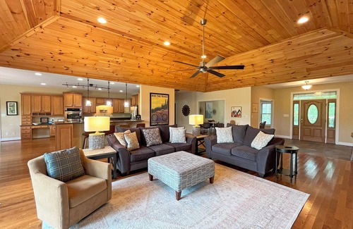 Lake Lure House | Lake Lure Opens May 2026 Luxury home in Rumbling Bald, Hot Tub, Game Rm