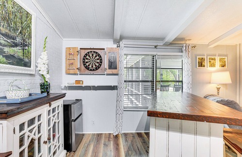 Summerton House | Lake Marion Home: Kayaks, Dock, Waterfront Fun!