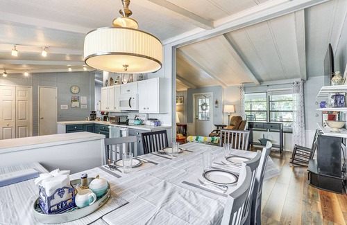 Summerton House | Lake Marion Home: Kayaks, Dock, Waterfront Fun!