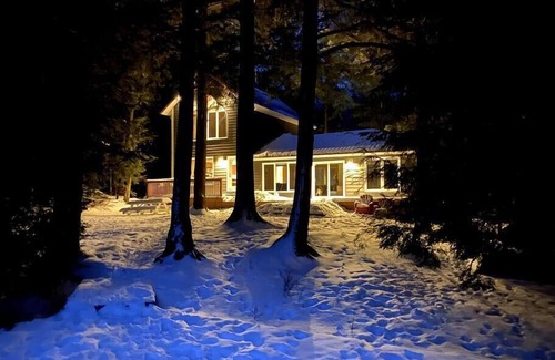 Torrance House | Lake Muskoka - Sunsets and Sauna!