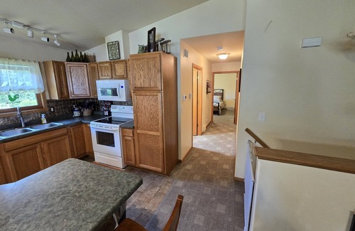 Tomahawk Cottage | Lake Nokomis Cabin-Wheelchair Accessible-Fire Pit