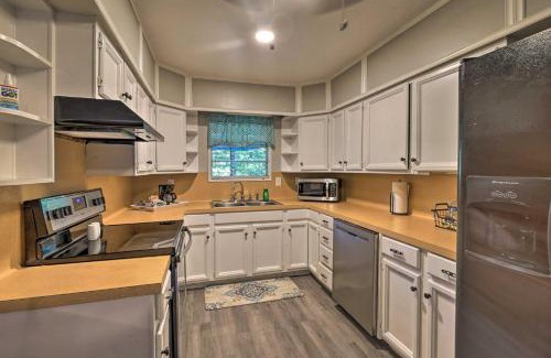 Avinger House | Lake O the Pines Retreat with Water Access!