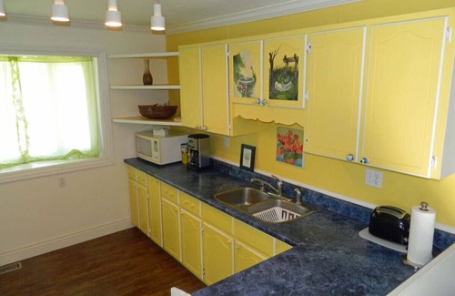 Wellington Cottage | Lake Ontario Waterfront Cottage