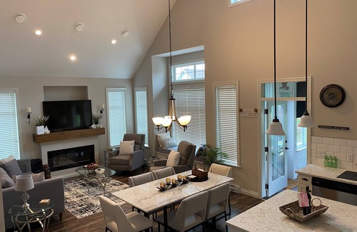 Okanagan-Similkameen Cottage | Lake Osoyoos, Apex Skiing & Wine tasting vacations, Snowbirds rental specials.