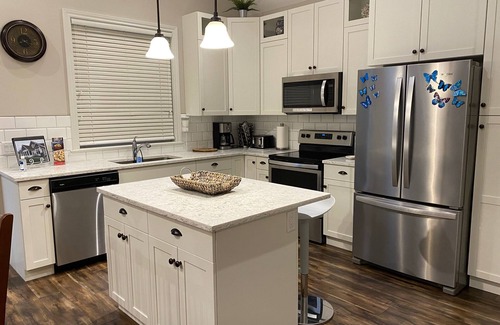 Okanagan-Similkameen Cottage | Lake Osoyoos, Apex Skiing & Wine tasting vacations, Snowbirds rental specials.