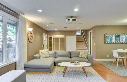 Palisades House | Lake Oswego Home with Covered Patio Near Portland!