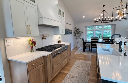 Panora House | Lake Panorama Luxe Retreat with Gourmet Kitchen & Stunning Sunsetsn