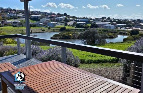 Encounter Bay House | Lake & Reserve Front Bird Haven - 3BR