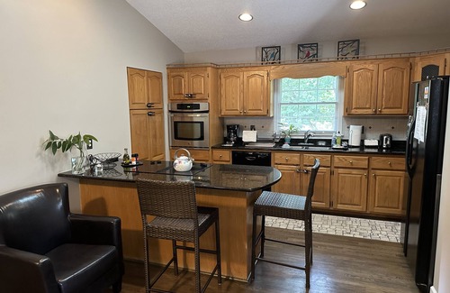 Anderson House | Lake Retreat House