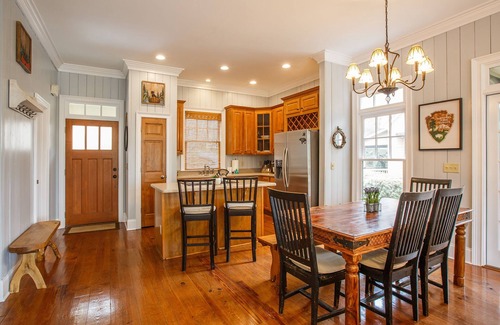 Big Canoe House | Lake's Edge Lodge - Water Views, & Community Golf!