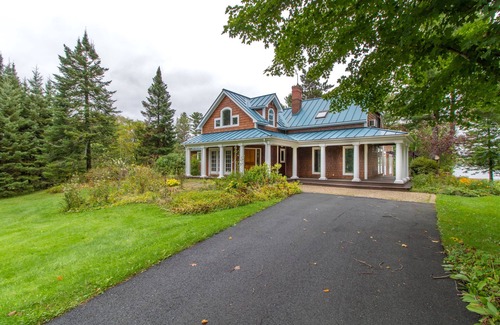 Derby House | Lake Salem Waterfront Estate - Sleeps 14