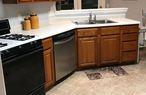 Fayetteville House | Lake Sequoyah Park Getaway