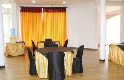 Debarawewa Hotel | Lake Sewendra Hotel